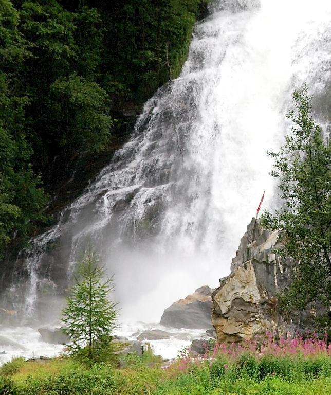 Hotel La Cascata Augio エクステリア 写真